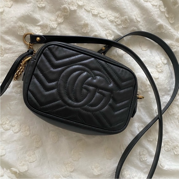 Gucci Black and Gold Quilted Crossbody Bag - Picture 3 of 11